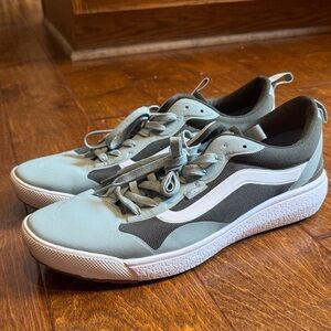 Vans Ultra Range Men’s Low-Top Sneakers in Sage Green and White